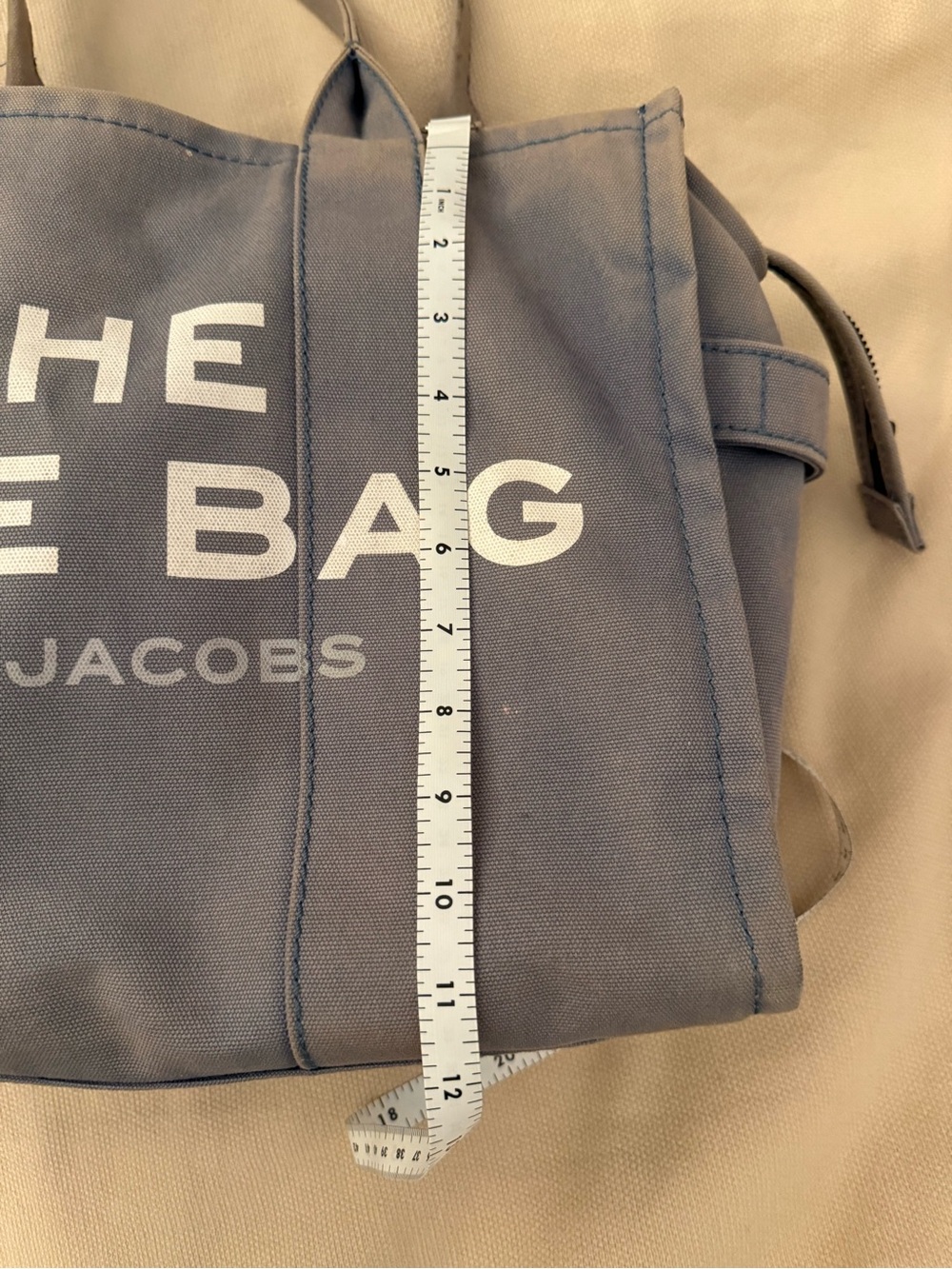 Marc Jacobs The Tote Bag Canvas Tote in faded light blue - Picture 4 of 16